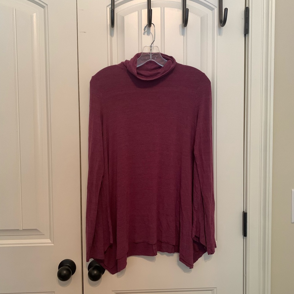 American Eagle Turtle Neck Shirt